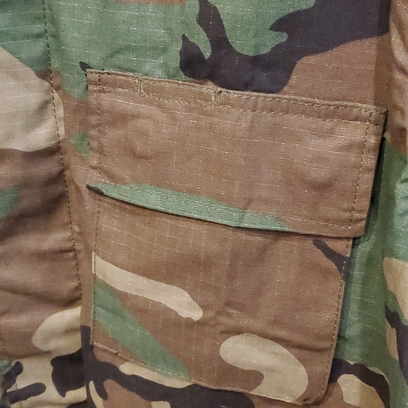 💰Military Camo Button Down💰 - Picture 2 of 9